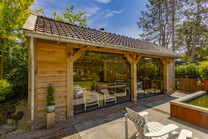 Timmerwerk, ontwerp en aanleg van ruimtelijke achtertuin