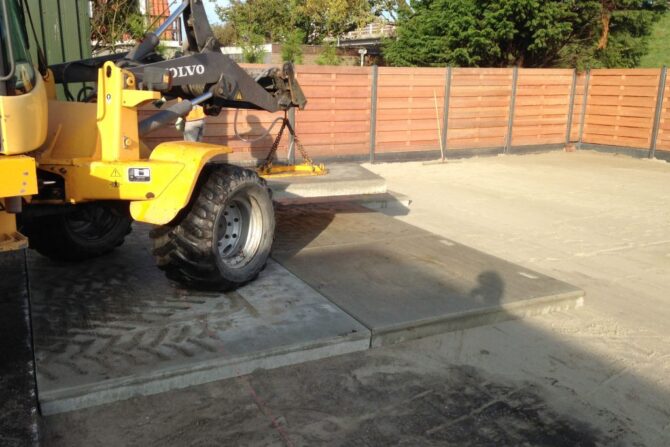 Aanleg en inrichting betonplaten bedrijfsterrein