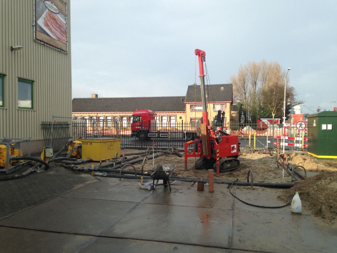 Aanleg riolering fabrieksterrein grondwerkzaamheden