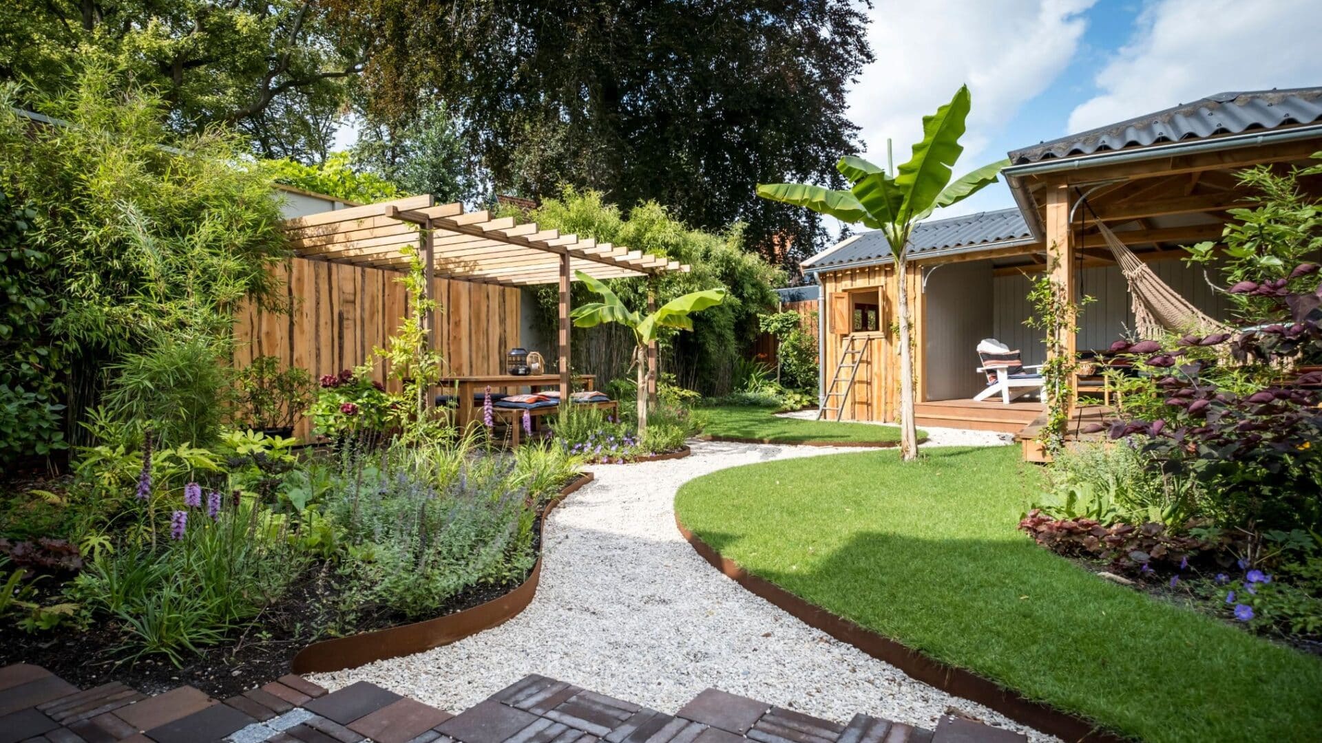 Tuinontwerp en tuinaanleg originele achtertuin