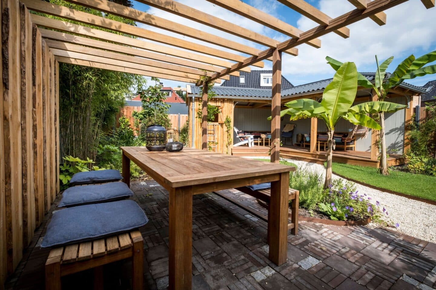 Ontwerp en aanleg pergola achtertuin