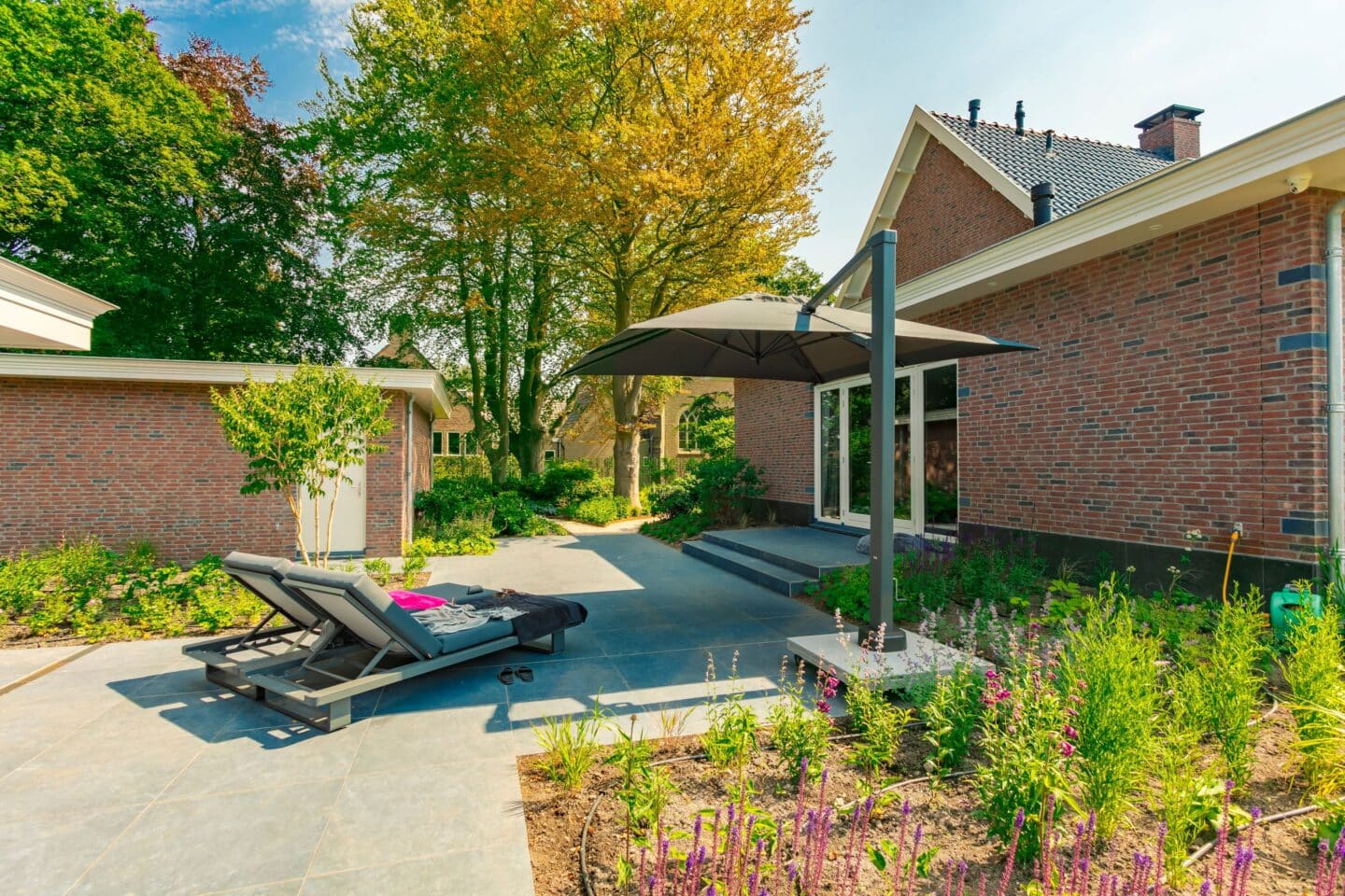 Bestrating achtertuin villatuin